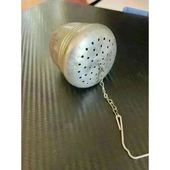 Acorn shaped aluminum loose leaf T-ball infuser. - Picture 2 of 4